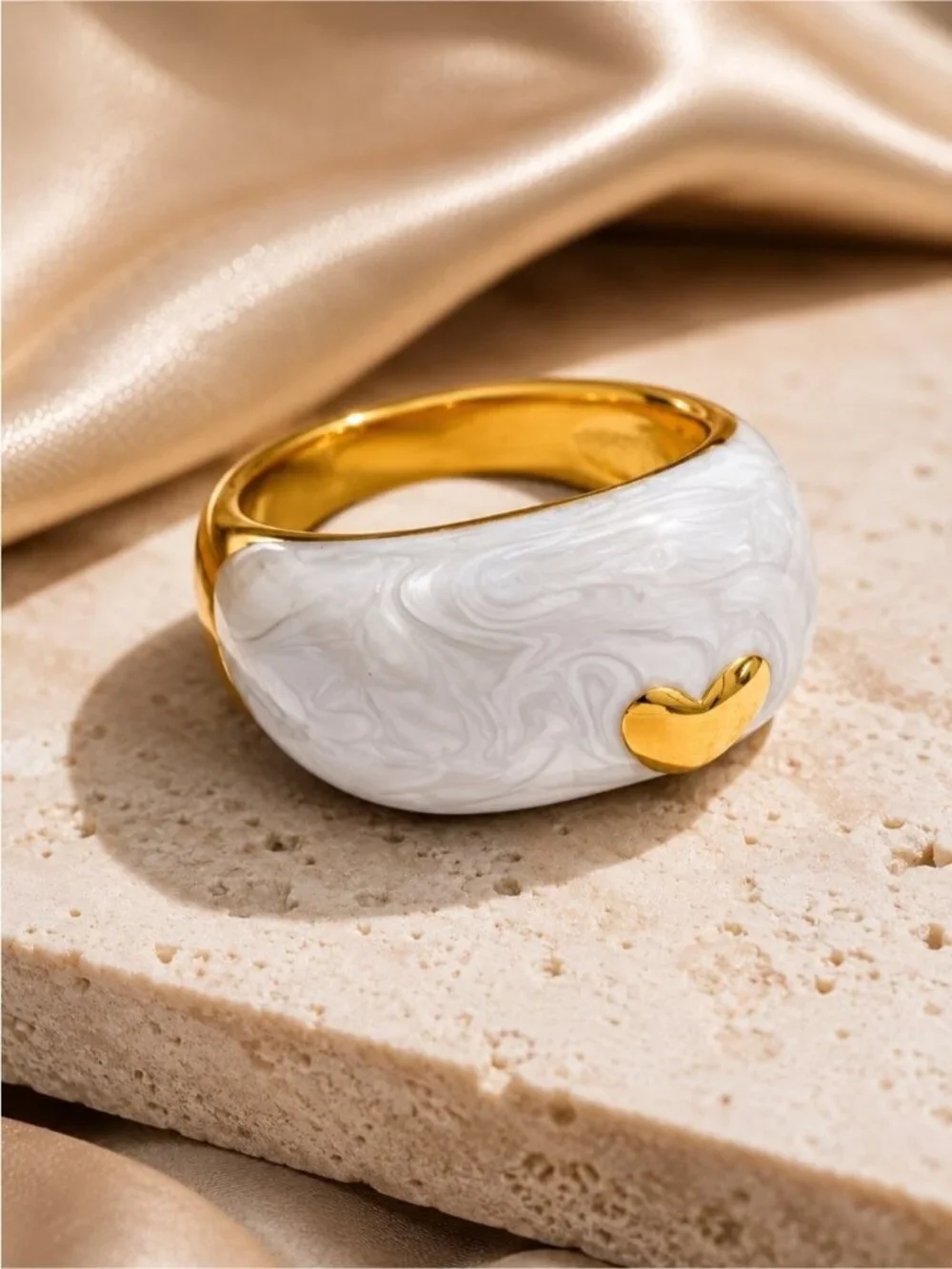 18K gold plated White Marbled Dome Ring with Gold Heart